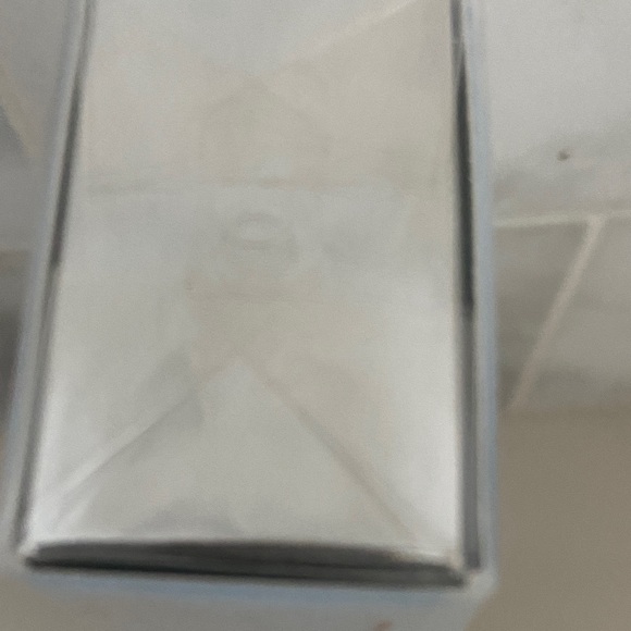 Dolce & Gabbana Light Blue Eau de Toilette - Picture 7 of 13